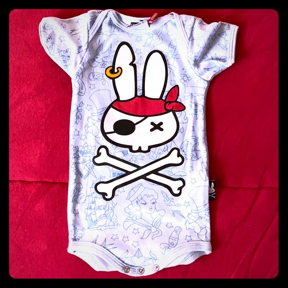 Baby romper Pirate bunnie print size 6-12M - Picture 1 of 4